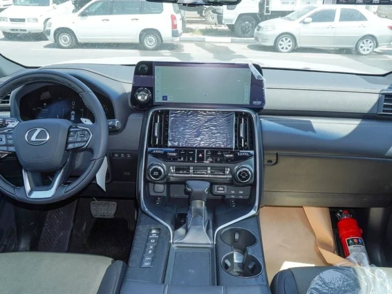 2025 Lexus LX 600 3.5L V6 Cylinder Petrol Engine Green Black SUV GCC