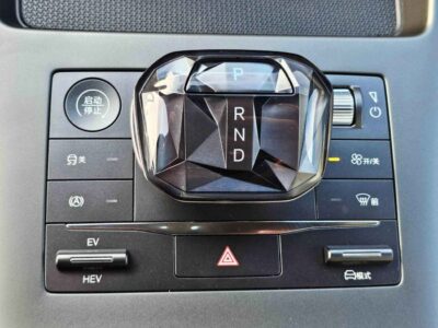 2025 BYD QIN PLUS DMI 55 KM PLUG IN HYBRID 1.5L V4 PETROL White Beige Sedan