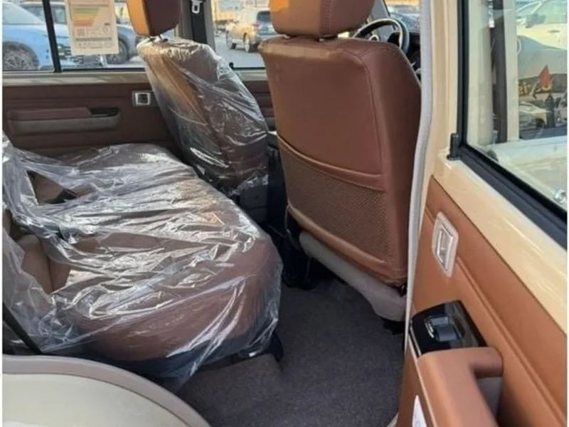 2025 Toyota Land Cruiser 70 2.8 L 4 Cylinder Engine Diesel White Brown SUV