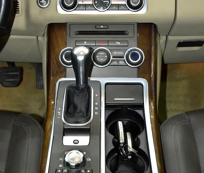 2010 Land Rover Range Rover Sport Supercharged 8 Cylinder White Brown SUV