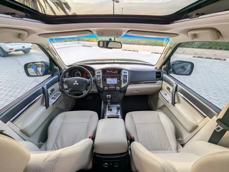 2018 Mitsubishi Pajero GLS Top 6 Cylinders Petrol Engine Black Beige SUV GCC