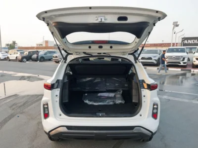 2025 TOYOTA URBAN CRUSIER 1.5 Liter 4 Cylinder Engine White Burgundy Sedan