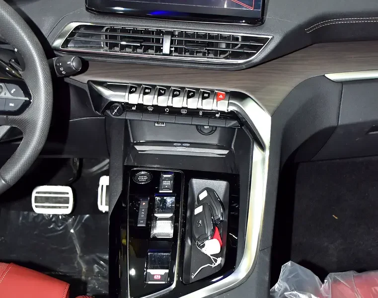 2024 Peugeot 5008 GT Line 4 Cylinder Petrol Engine White Red SUV GCC