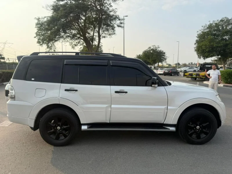 2022 Mitsubishi Pajero SIGNATURE EDITION 3.5 L 6 Cylinder White Orange SUV