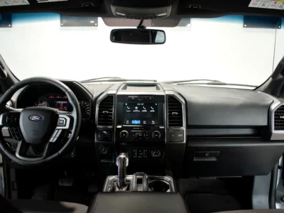 2018 Ford F-Series Pickup Base 8 Cylinder Petrol Engine White Black Pickup GCC