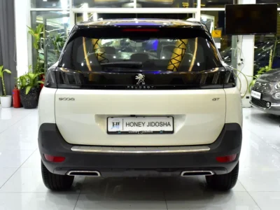 2024 Peugeot 5008 GT Line 4 Cylinder Petrol Engine White Red SUV GCC