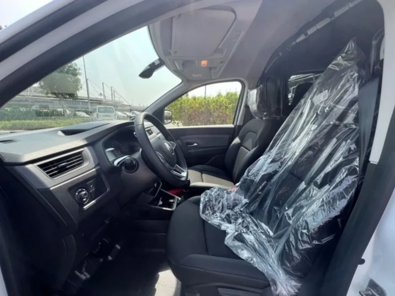 2025 Renault Express 1.6 Liter 4 Cylinder Petrol Engine White Black Van