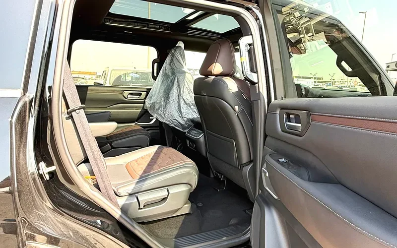 2025 Nissan Armada Platinum 6 Cylinder Petrol Engine Black Brown SUV