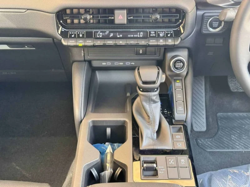 2025 Toyota Prado 2.8L DIESEL 4 Cylinder Diesel Engine Black SUV RHD