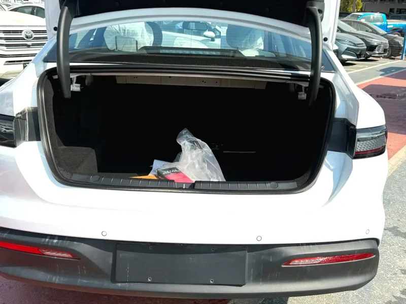 2025 BYD Seal 05 DM-I 4 Cylinder Hybrid Engine White Sedan