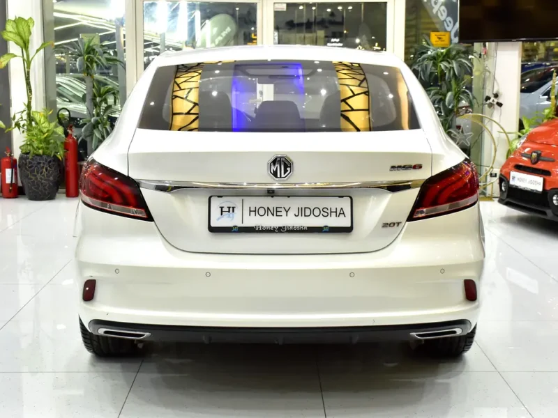 2022 MG MG6 Trophy 4 Cylinder Petrol Engine White Red Sedan GCC Specs