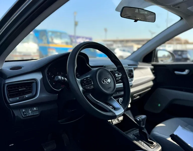2018 Kia Rio Other 4 Cylinder Petrol Engine Grey Sedan GCC Specs