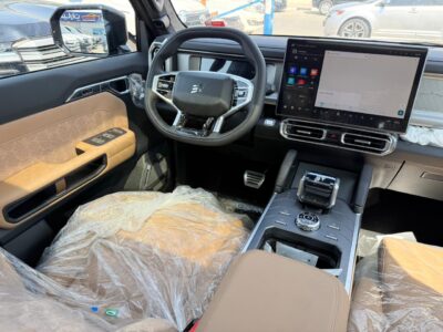 2025 Jetour T2 2.0L Turbo Petrol 4-Cylinder Petrol Engine Black Tan SUV