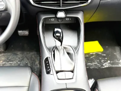 2025 MG MG5 Luxury 4 Cylinder Petrol Engine White Black Sedan