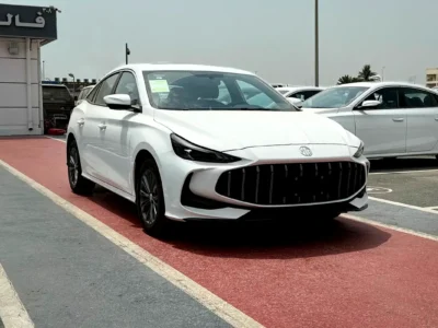 2025 MG MG5 Luxury 4 Cylinder Petrol Engine White Black Sedan