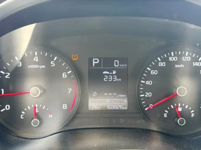 2019 Kia Rio Other 4 Cylinder Petrol Engine White Grey Sedan GCC Specs