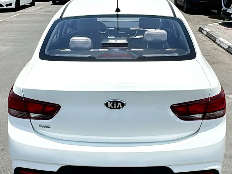 2019 Kia Rio Other 4 Cylinder Petrol Engine White Grey Sedan GCC Specs