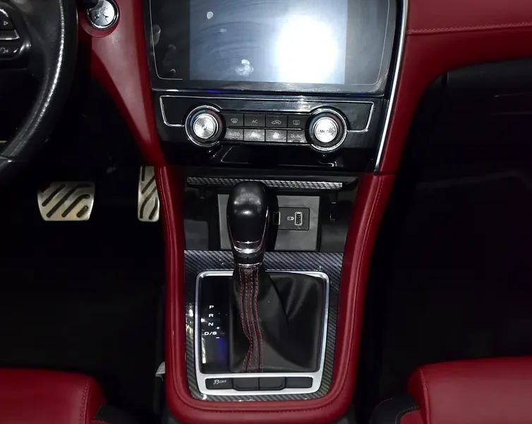 2022 MG MG6 Trophy 4 Cylinder Petrol Engine White Red Sedan GCC Specs