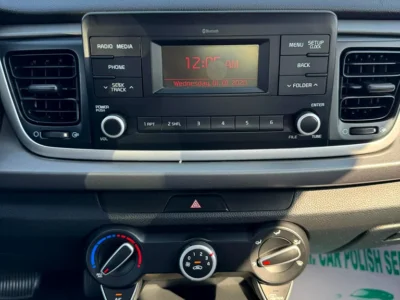 2018 Kia Rio Other 4 Cylinder Petrol Engine Grey Sedan GCC Specs