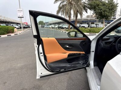 2025 LEXUS ES350 3.5 Liters 6 Cylinder Petrol Engine White Tan Sedan GCC