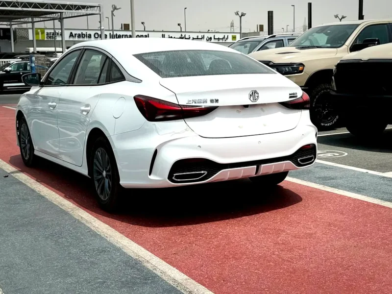 2025 MG MG5 Luxury 4 Cylinder Petrol Engine White Black Sedan