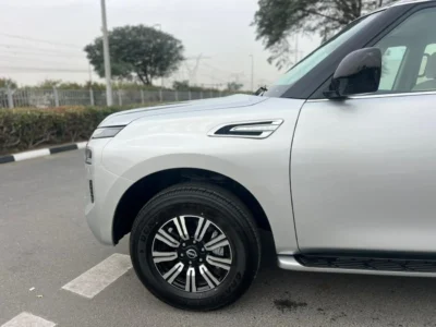 2024 Nissan Patrol XE 4.0 Liter 6 Cylinder Petrol Engine Silver Beige SUV GCC