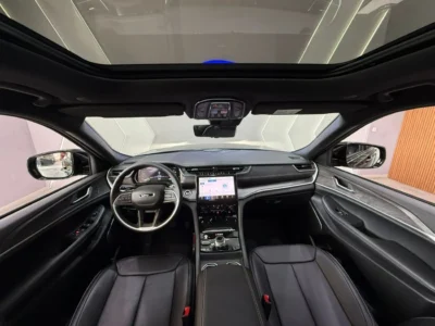 2025 Jeep Grand Cherokee 4XE 2.0L Turbo I-4 PHEV Black SUV AWD