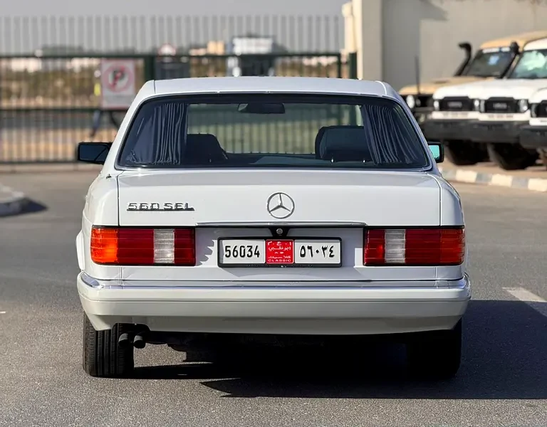 1988 Mercedes-Benz SEL-Class 560 SEL 8 Cylinder Engine White Blue Sedan