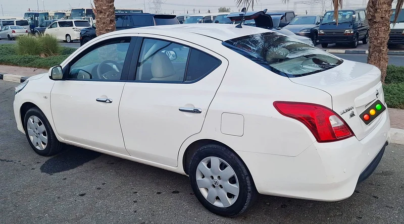 2022 Nissan Sunny Other 4 Cylinder Petrol Engine White Beige Sedan GCC