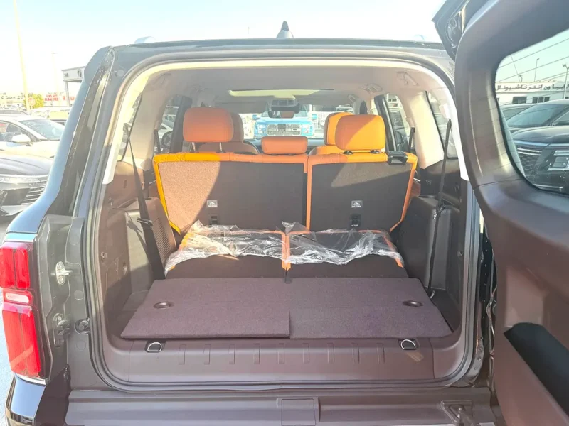 2025 GWM Tank 500 SIGNATURE 4 Cylinder Hybrid Engine Black Orange SUV