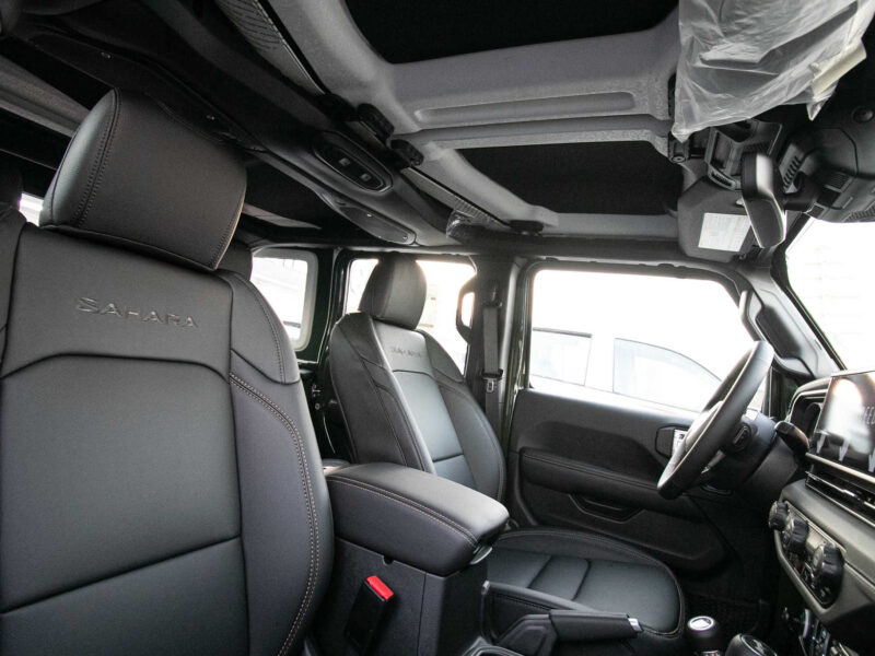 2024 Jeep Wrangler Unlimited Sahara 2.0L 4 Cylinders Engine Black Clear Coat