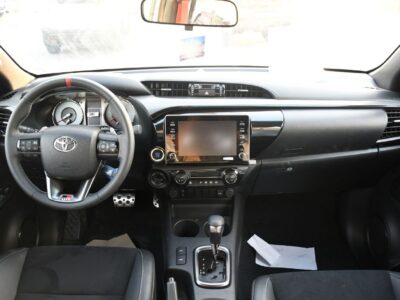 2025 Toyota Hilux 4.0L 6 Cylinder GR Sport Rally Edition Full Option White Black