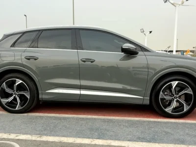 2024 Audi Q4 e-tron 40 Electric Car Grey Black SUV 450 - 550 KM Range