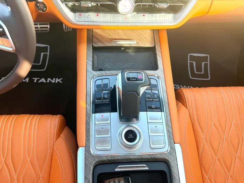 2025 GWM Tank 500 SIGNATURE 4 Cylinder Hybrid Engine Black Orange SUV