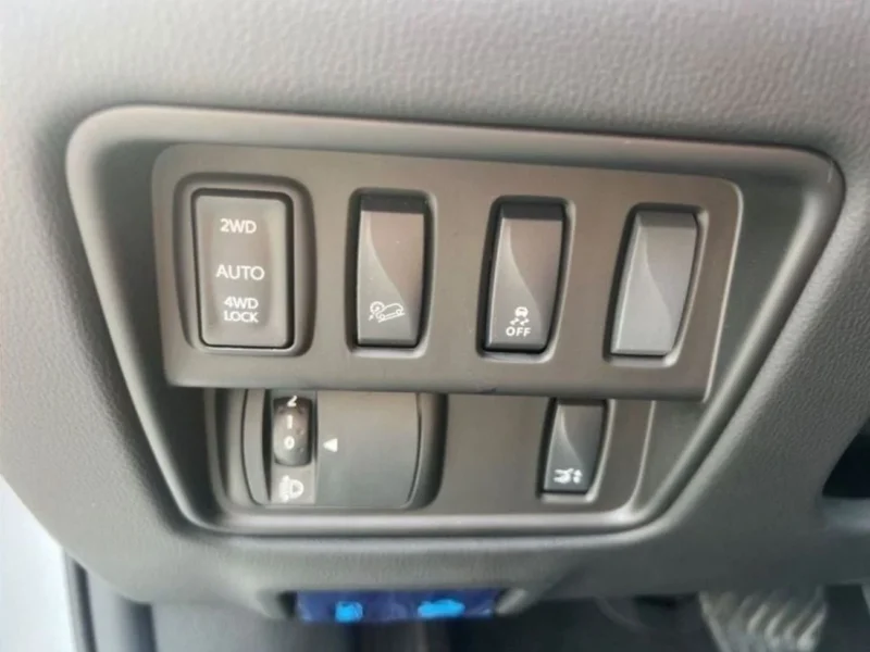 2024 Renault Koleos 2.5 Liters 4 Cylinders Petrol Engine White Black SUV