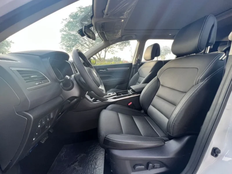 2024 Renault Koleos 2.5 Liters 4 Cylinders Petrol Engine White Black SUV