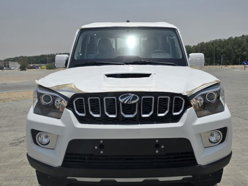 2025 Mahindra S6 Pickup 4x4 DC MT 2.2L 4 Cylinder Engine Diesel White Black