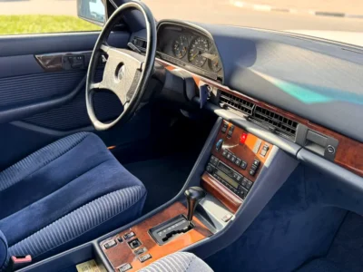 1988 Mercedes-Benz SEL-Class 560 SEL 8 Cylinder Engine White Blue Sedan