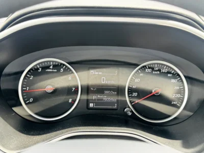 2022 Chevrolet Captiva Other 4 Cylinder Petrol Engine White Grey SUV GCC