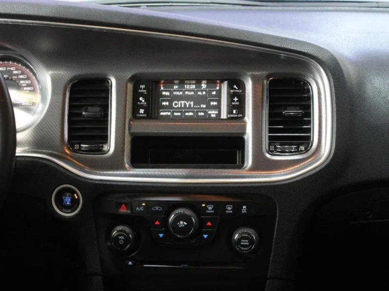 2013 Dodge Charger SXT 6 Cylinders Petrol Engine Black Sedan RWD GCC Specs