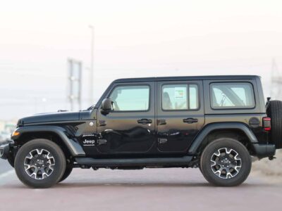 2024 Jeep Wrangler Unlimited Sahara 2.0L 4 Cylinders Engine Black Clear Coat