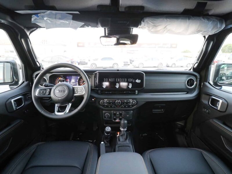 2024 Jeep Wrangler Unlimited Sahara 2.0L 4 Cylinders Engine Black Clear Coat