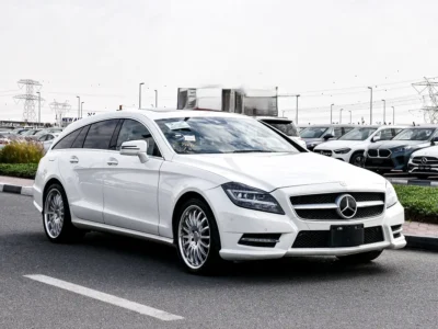 2013 Mercedes-Benz CLS-Class CLS 550 8 Cylinder Petrol Engine White Black Wagon