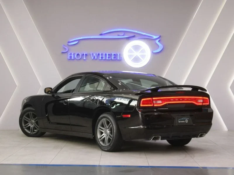 2013 Dodge Charger SXT 6 Cylinders Petrol Engine Black Sedan RWD GCC Specs