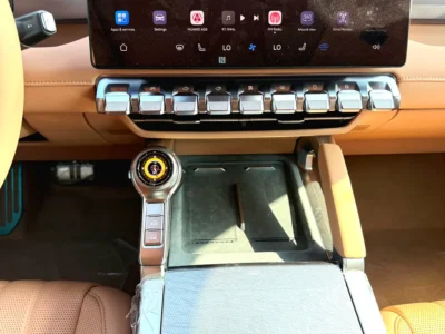 2025 DongFeng M-Hero 917 EREV 4 Cylinder Hybrid Engine Black Beige SUV