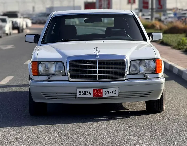 1988 Mercedes-Benz SEL-Class 560 SEL 8 Cylinder Engine White Blue Sedan