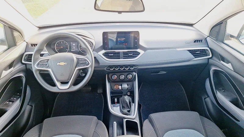 2022 Chevrolet Captiva Other 4 Cylinder Petrol Engine White Grey SUV GCC