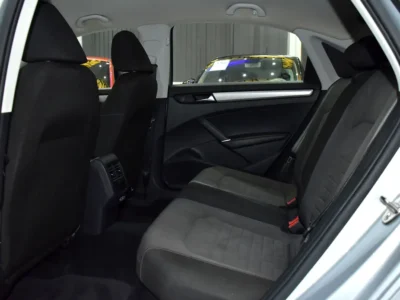 2021 Volkswagen Passat Comfortline 5 Cylinders Petrol Engine Silver Black Sedan