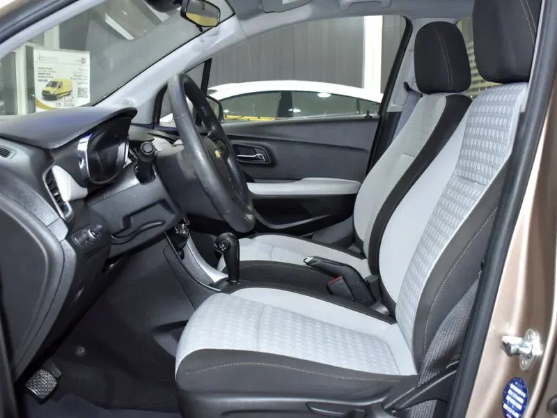 2019 Chevrolet Trax LT 4 Cylinder Petrol Engine Beige Grey Crossover GCC