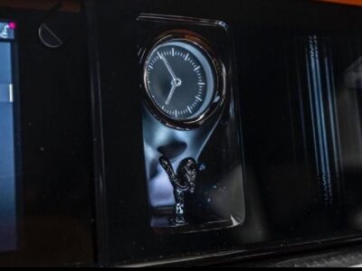 2026 Rolls Royce Cullinan 6.75-liter twin-turbocharged V12 Black Orange SUV